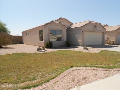 Lg front yard