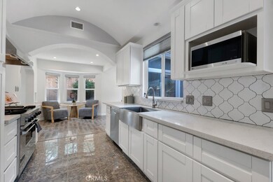 19419 Oxnard St, Tarzana, CA 91356 - photo 7