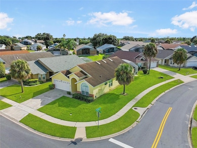 2512 Oneida Loop, Kissimmee, FL 34747 - photo 2