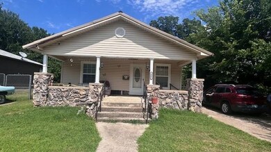 235 S Oak Ave, Shawnee, OK 74801 - photo 2