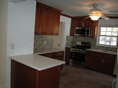 813 Regency Ct, Toms River, NJ 08753 - photo 5