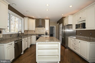 608 Oak Farm Ct, Lutherville Timonium, MD 21093 - photo 3