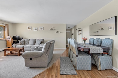 2423 Union Blvd unit 8B, Islip, NY 11751 - photo 3