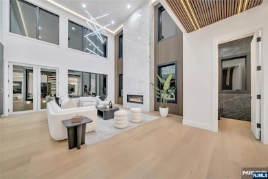 801 Godwin Rd, Paramus, NJ 07652 - photo 5