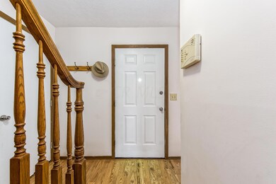 1367 Stanwix Ct, Columbus, OH 43223 - photo 4