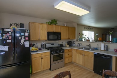 8826 Sunset Breeze Dr, Reno, NV 89506 - photo 4