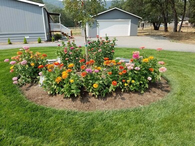 7761 Colonial Way, Central Point, OR 97502 - photo 4