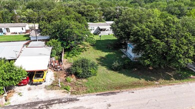 218 Blue Bird Ct, Granbury, TX 76049 - photo 3