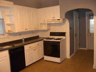 kitchen pic 2 of 3