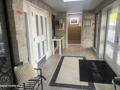 4343 W Bancroft St, Ottawa Hills, OH 43615 - photo 3