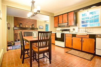 301 Sleepy Hollow Rd, Bath, PA 18014 - photo 4