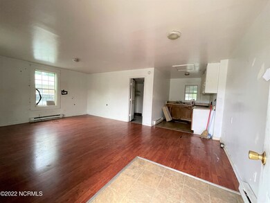 004 611A W 3rd Studio