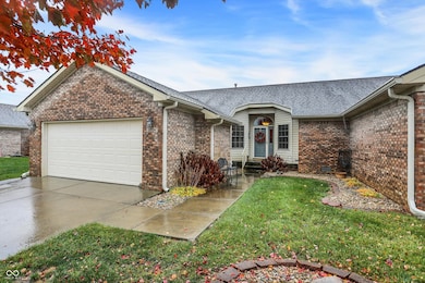 3704 S Cedar Cove Ct unit 6, New Palestine, IN 46163 - photo 2