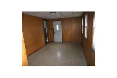 2235 Lyon St, Des Moines, IA 50317 - photo 3