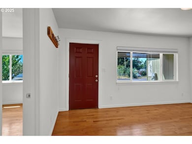 475 N 35th St, Springfield, OR 97477 - photo 4