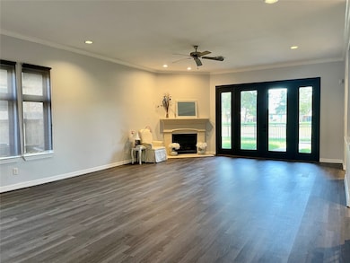 Recently painted and new LVP floor
