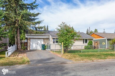 Exterior Front_28-SMALL