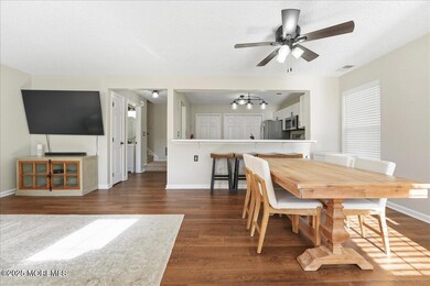 26 Dover Ct unit 168, Tinton Falls, NJ 07712 - photo 4