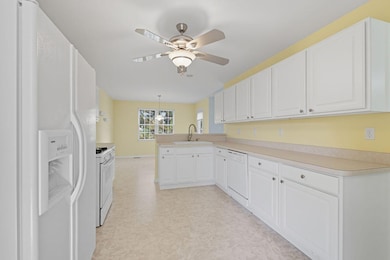 10746 Knickerbocker Ct, Saint John, IN 46373 - photo 7