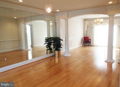 2124 Robin Way Ct, Vienna, VA 22182 - photo 4