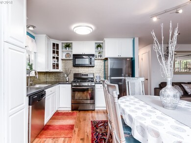 1233 N Winchell St, Portland, OR 97217 - photo 6