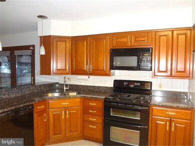 448 Parkview Dr, Mount Holly, NJ 08060 - photo 4