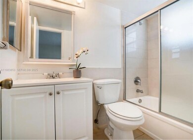 1470 N Dixie Hwy unit 42, Fort Lauderdale, FL 33304 - photo 4