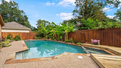 15710 Oxenford Dr, Tomball, TX 77377 - photo 3