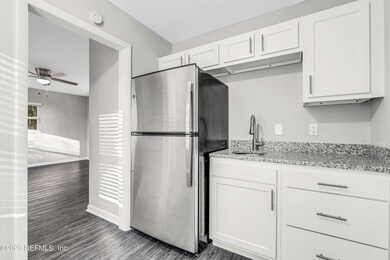 5741 Cedar Park Ln, Jacksonville, FL 32210 - photo 4