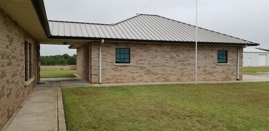 5931 N Ridgeback Rd, Marlow, OK 73055 - photo 5
