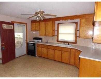 256 Adams St unit HOUSE, Fairhaven, MA 02719 - photo 3