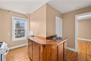 14 Brinley St unit 3, Newport, RI 02840 - photo 4