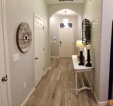 12 Foyer
