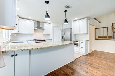 11922 River Meadow Ln, Stafford, TX 77477 - photo 7