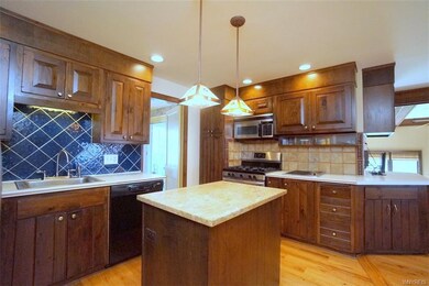 Tons of cooking space: 14'x11'!