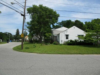 30 Aurora Dr, Warwick, RI 02889 - photo 4