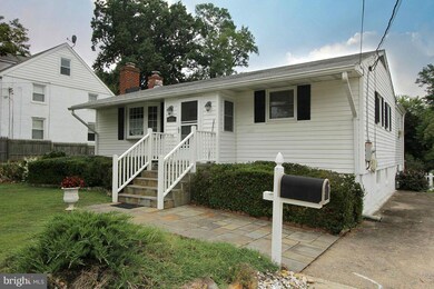 6712 Osborn St, Falls Church, VA 22046 - photo 2
