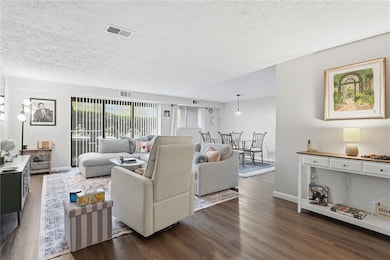 1204 Dutilh Rd unit 1, Cranberry Township, PA 16066 - photo 5