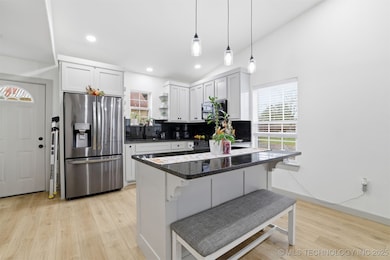 312 Godfrey Ave, Colbert, OK 74733 - photo 5