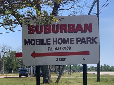 3205 Sylvester Rd, Albany, GA 31705 - photo 2