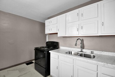 11-web-or-mls-2209-sagamore-rd