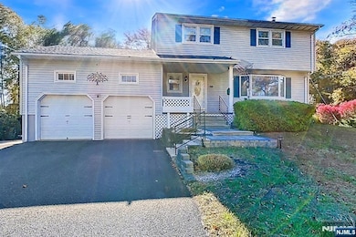 54 Mapledale Ave, Succasunna, NJ 07876 - photo 2