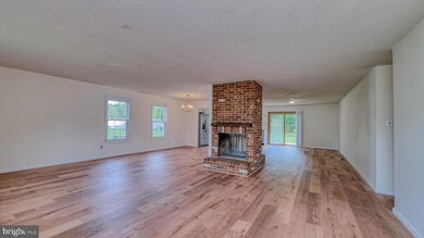 137 Arbor Meadow Dr, Sicklerville, NJ 08081 - photo 4