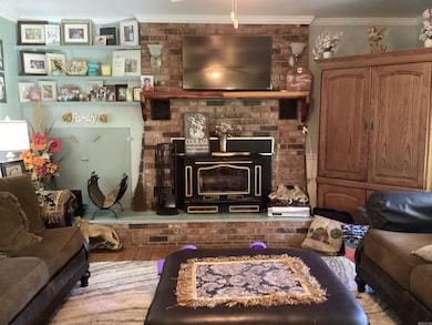 806 Sampson Ave, Mena, AR 71953 - photo 5