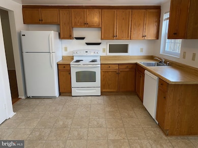 18917 Abbotsford Cir, Germantown, MD 20876 - photo 2