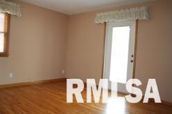 2826 Hillcrest Ave, Bettendorf, IA 52722 - photo 5