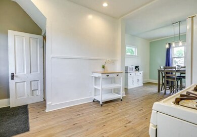 119 E 11th St, Auburn, IN 46706 - photo 6