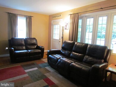 704 N Waverly St, Reading, PA 19607 - photo 6