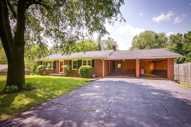 2304 Abbott Dr, Johnson City, TN 37601 - photo 2