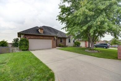 712 E Silver Streak Rd-1